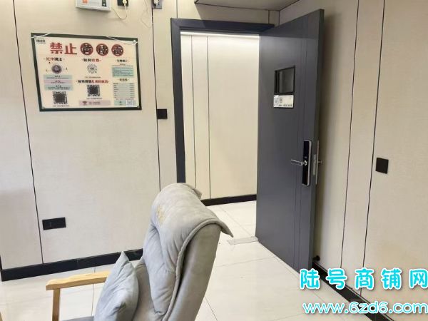 8������ ��ɽ�����б��ָ߶˼��˵�����������ת��ʵ��ͼƬ