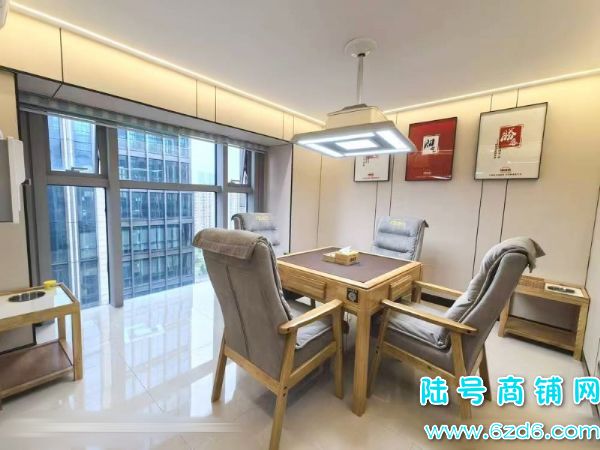 8������ ��ɽ�����б��ָ߶˼��˵�����������ת��ʵ��ͼƬ