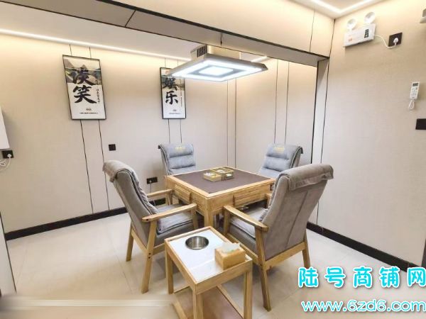 8������ ��ɽ�����б��ָ߶˼��˵�����������ת��ʵ��ͼƬ