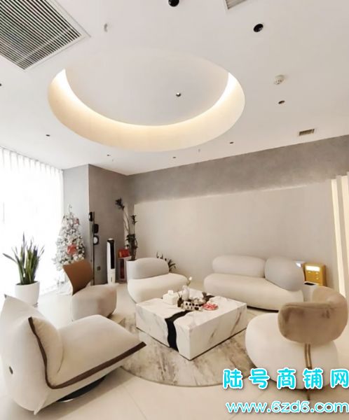 8������ ������ԡ ��ɽ����Ȼ�㳡�̳��ھ�װ��200ƽ����SPA��ת��ʵ��ͼƬ