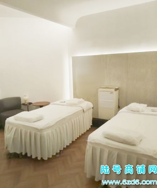 8������ ������ԡ ��ɽ����Ȼ�㳡�̳��ھ�װ��200ƽ����SPA��ת��ʵ��ͼƬ