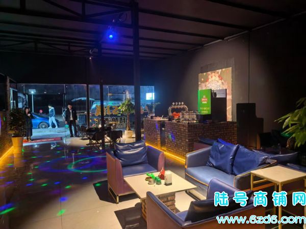 ��½�ţ���Ϫ�������Ĺ㳡����ƹ�+̨��ת�ã�������ͷͣ������ʵ��ͼƬ