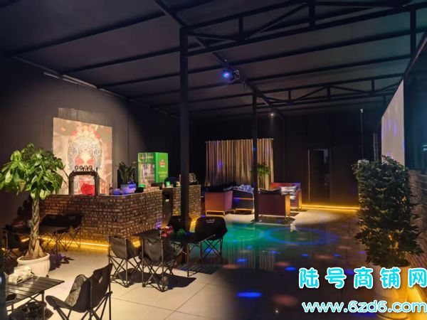 ��½�ţ���Ϫ�������Ĺ㳡����ƹ�+̨��ת�ã�������ͷͣ������ʵ��ͼƬ