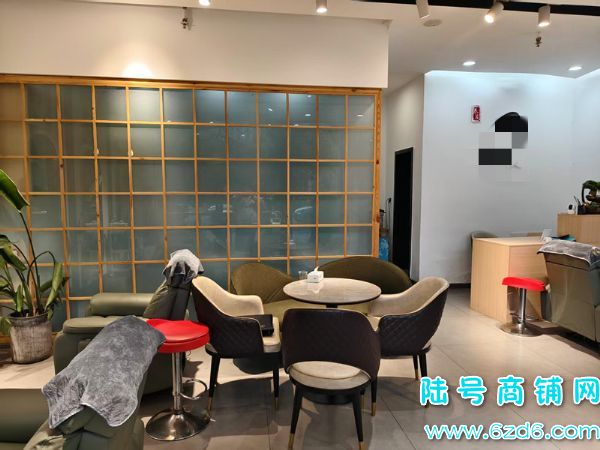 �ڵ������������ٽ�68ƽͷ��������ת�á��л�Ա���߸�ʵ��ͼƬ