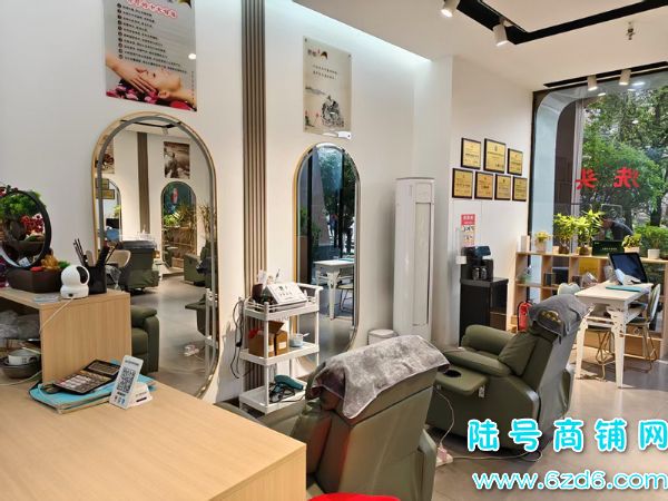 �ڵ������������ٽ�68ƽͷ��������ת�á��л�Ա���߸�ʵ��ͼƬ