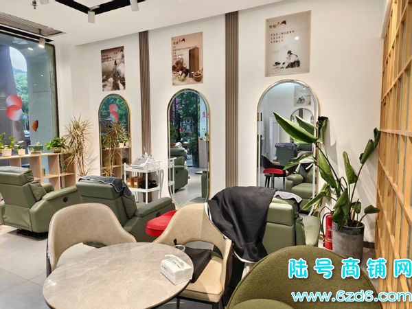 �ڵ������������ٽ�68ƽͷ��������ת�á��л�Ա���߸�ʵ��ͼƬ