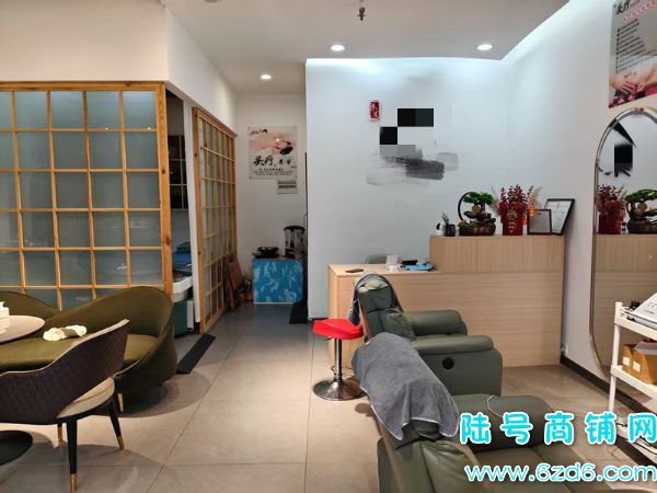 �ڵ������������ٽ�68ƽͷ��������ת�á��л�Ա���߸�ʵ��ͼƬ