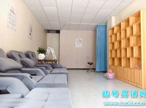 ����������������̬���ٽ�50ƽ�������޽ŵ�ת��ʵ��ͼƬ