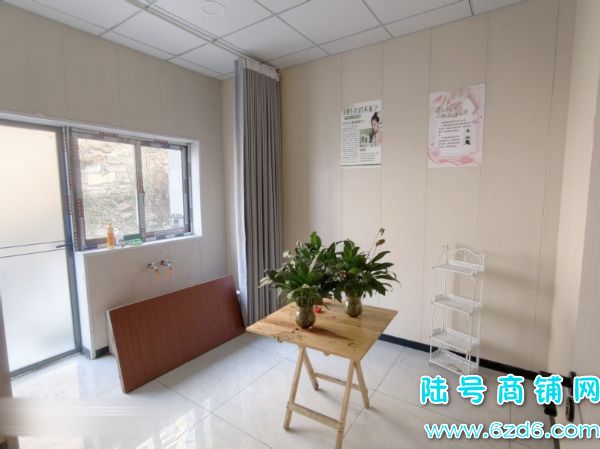 ����������������̬���ٽ�50ƽ�������޽ŵ�ת��ʵ��ͼƬ