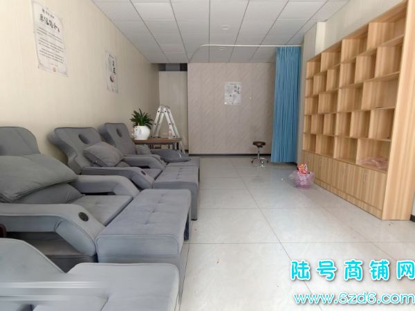 ����������������̬���ٽ�50ƽ�������޽ŵ�ת��ʵ��ͼƬ