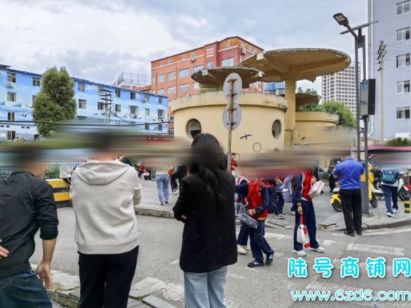 ���700 ��ǧת�ڵ����¹�·ѧУ���ٽ�С�Բ�����ת��ʵ��ͼƬ