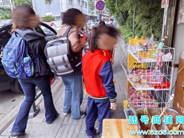 ���700 ��ǧת�ڵ����¹�·ѧУ���ٽ�С�Բ�����ת��ʵ��ͼƬ