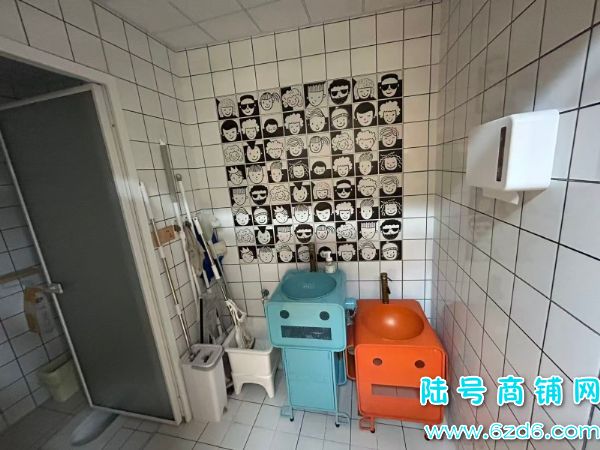 ��½�ţ�����δ������H6������ѵ����ת�ã��Ա߾���ѧУ������ʵ��ͼƬ