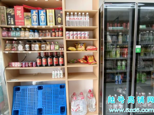 ����ת�������׸�С�����ſڱ�����ͼ�ת�ã���һ����ͬ��ʵ��ͼƬ
