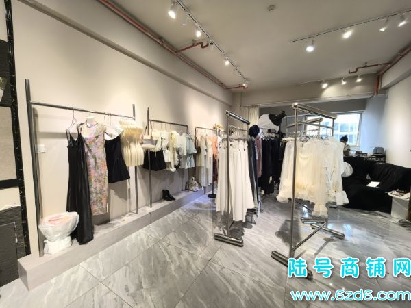 ����԰�����㳡2��¥60ƽ�����ҷ�װ��ת��ʵ��ͼƬ