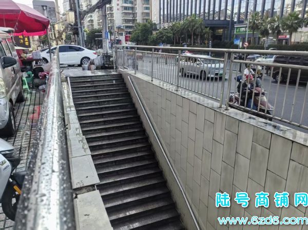 ��������վ����ɳ�山·�ٽ�2000ƽ���̳���ʵ��ͼƬ