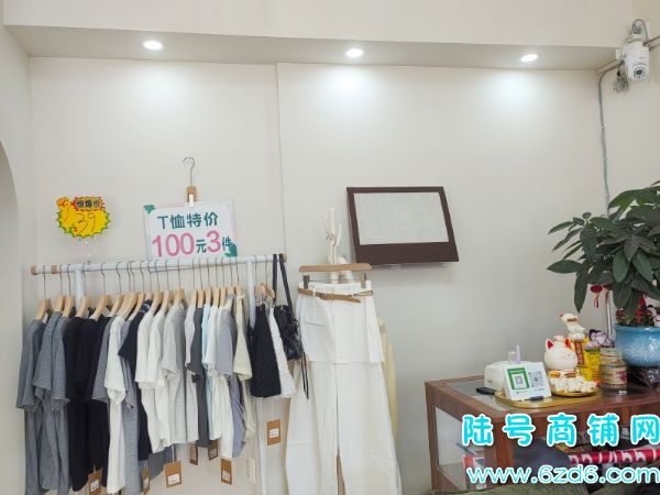 ��½�ţ������������㳡25ƽ��װ��ת�� �ɿ�תʵ��ͼƬ