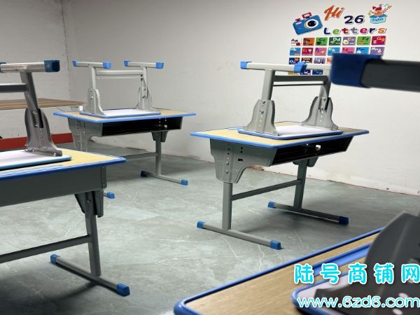 ��½�ţ����ĺ�ī������ѵ�����������а�ת�ã�����2ǧʵ��ͼƬ